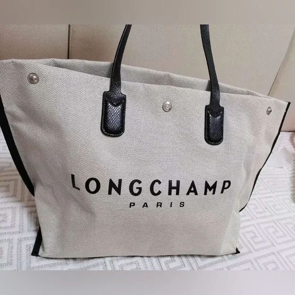 Longchamp Handbags - Longchamp bag